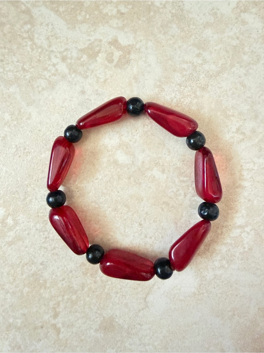 *BRAND NEW* Red And Black Beaded Accents Women’s Lightweight Stretch Bracelet